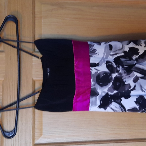 Beautiful Dress - Picture 2 of 3